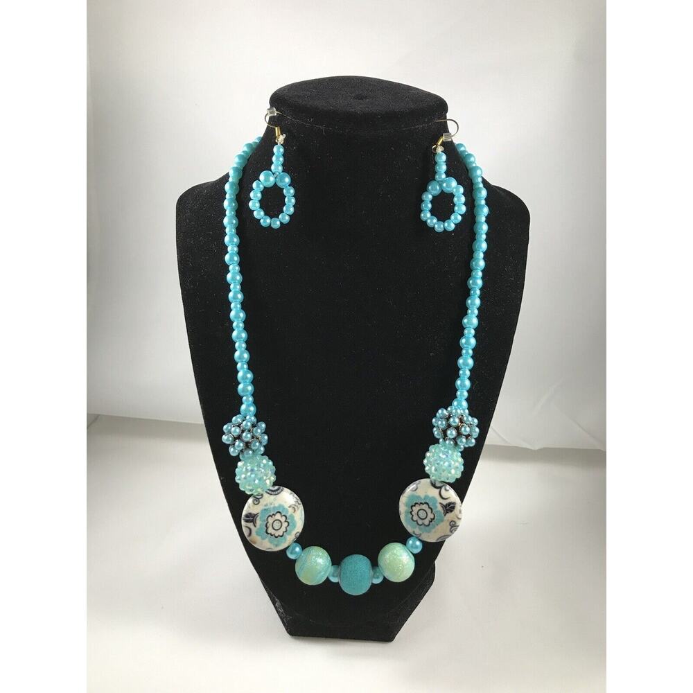 Handmade -Teal And White necklace set-21in